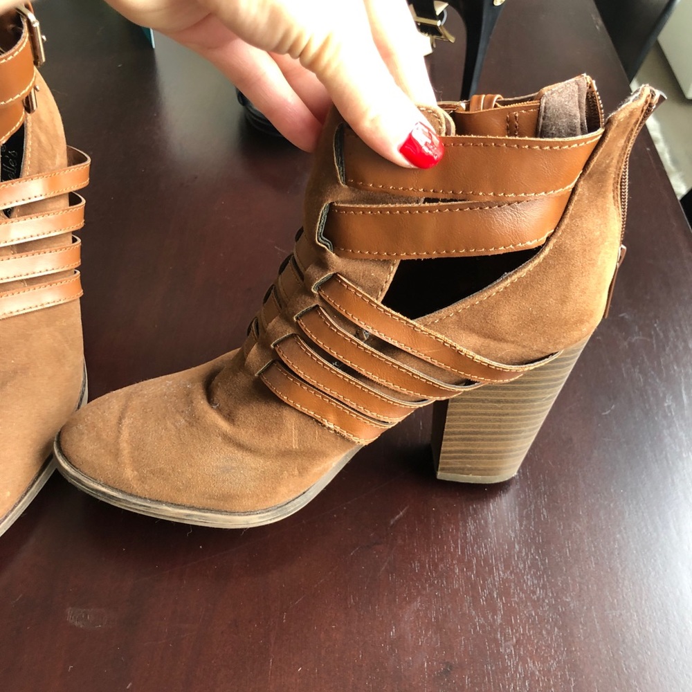 Brown buckle fall heel bootie 8.5